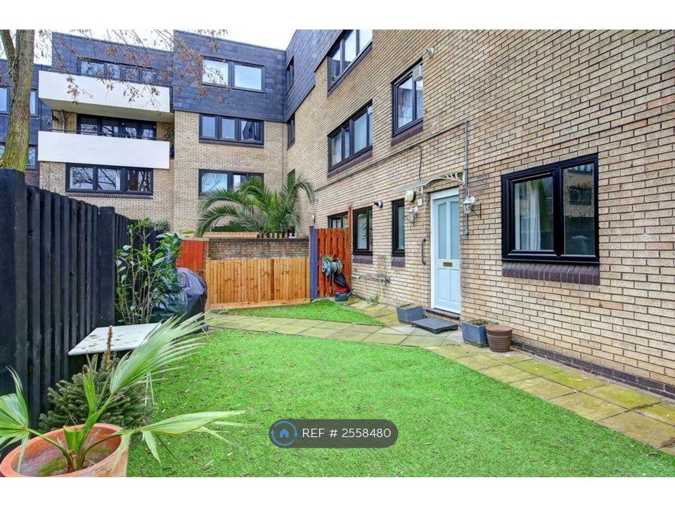 Property photo 2 of 15 Large Private Garden