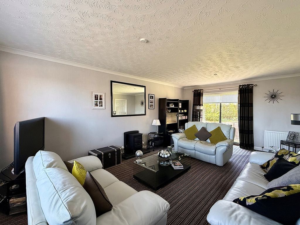 Property photo 3 of 30 Photo 26