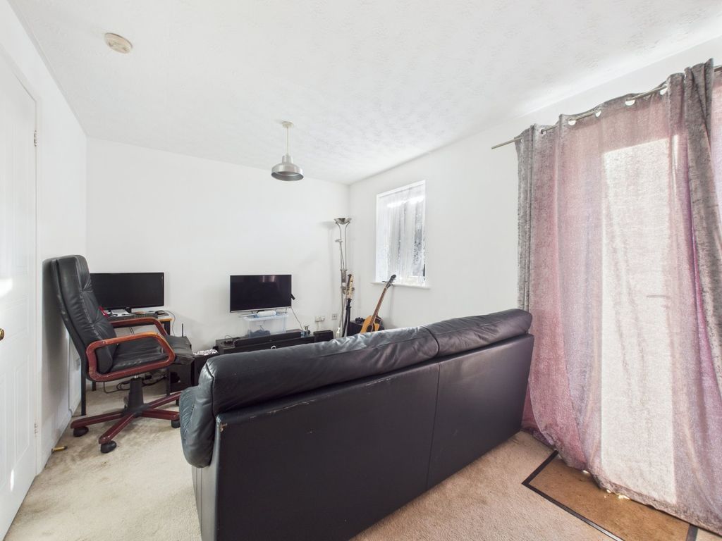 Property photo 2 of 6 Living Room