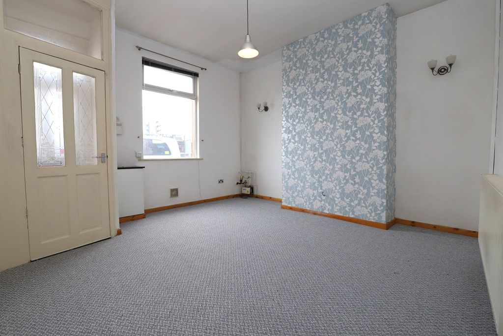 Property photo 2 of 26