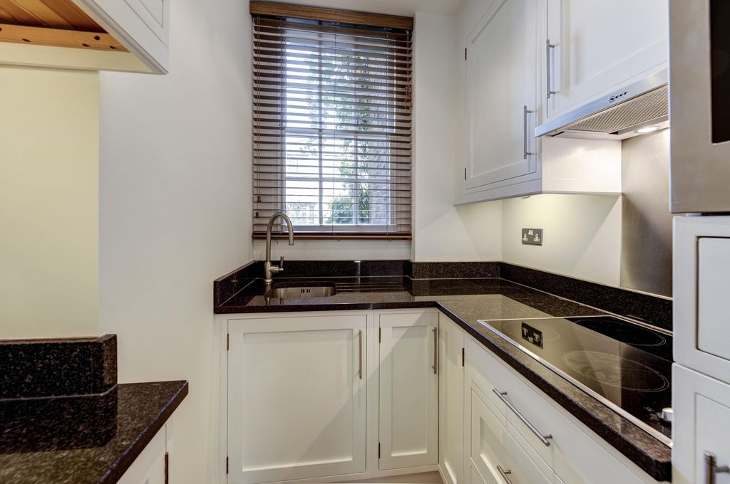 Property photo 2 of 5 (Main)