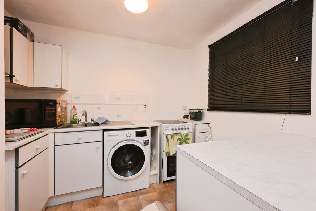 Property photo 3 of 10