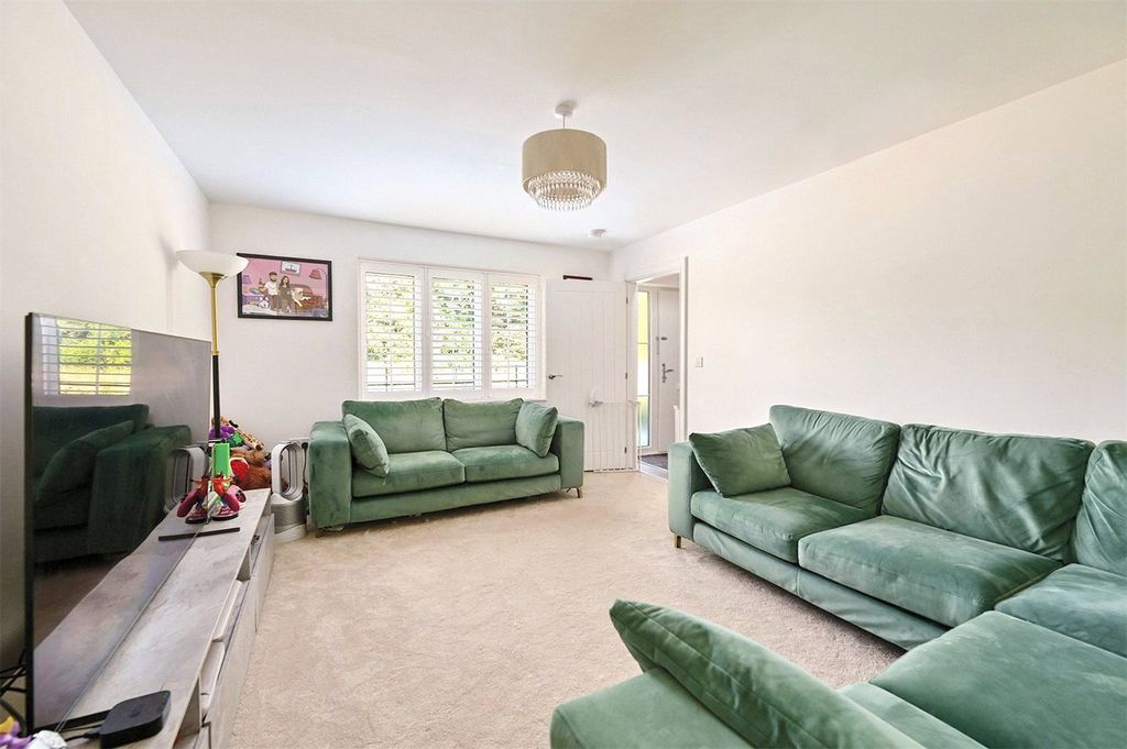 Property photo 2 of 18 Picture No. 28