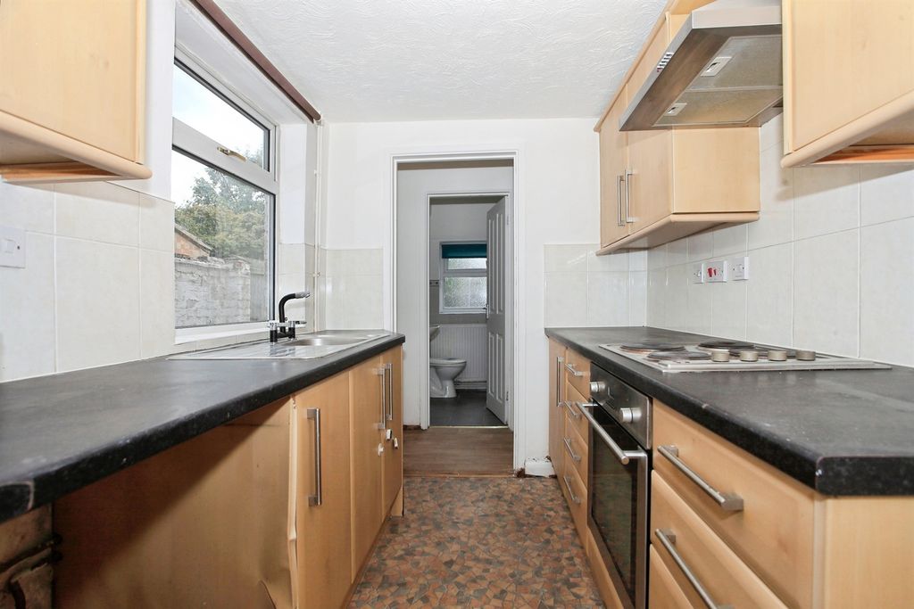 Property photo 2 of 17