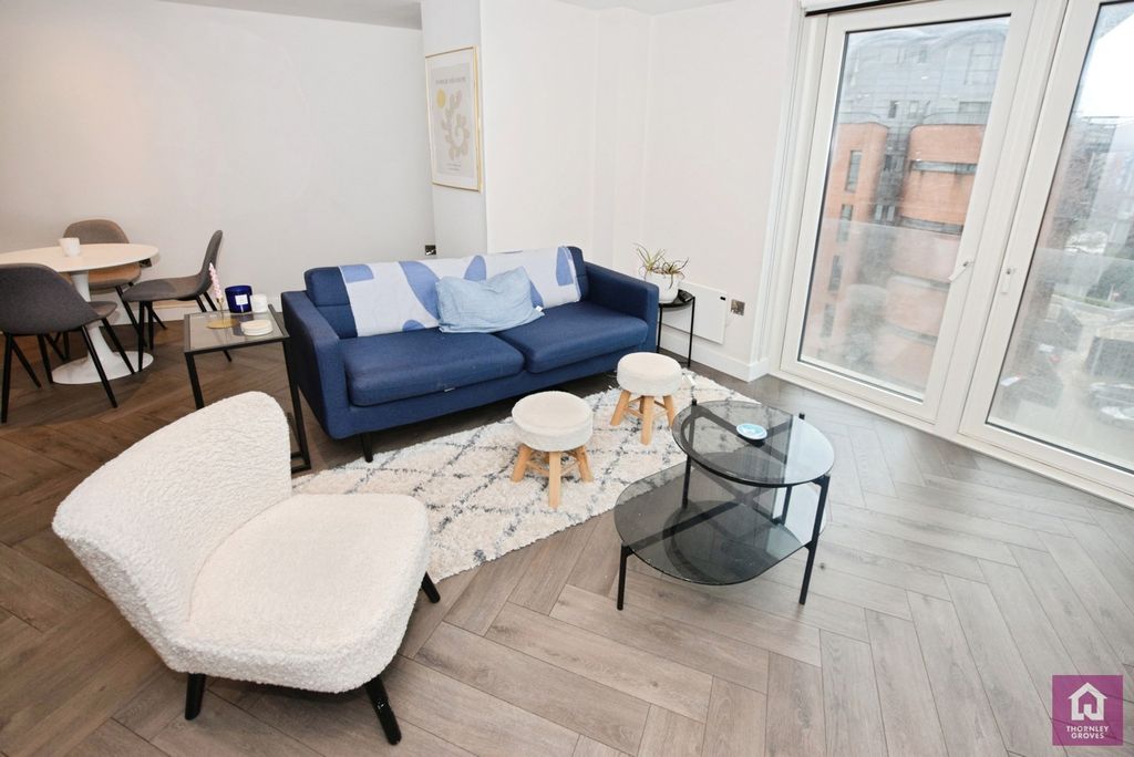 Property photo 1 of 32 Pbox-Img.Jpg