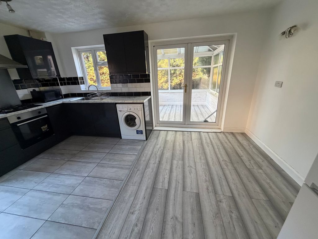 Property photo 2 of 9 Front