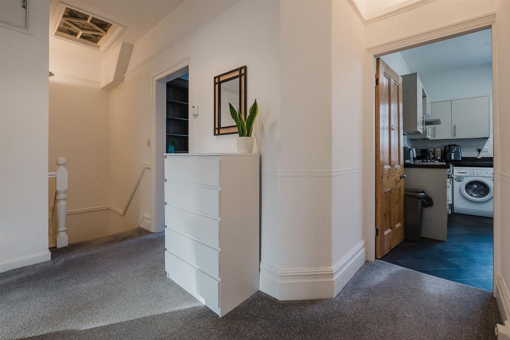 Property photo 2 of 12 Hallway