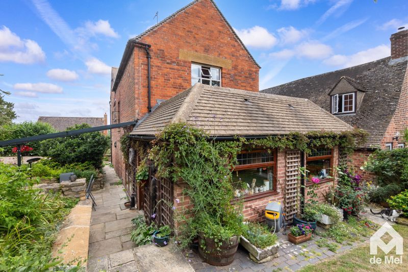 Property photo 3 of 17 Photo 15