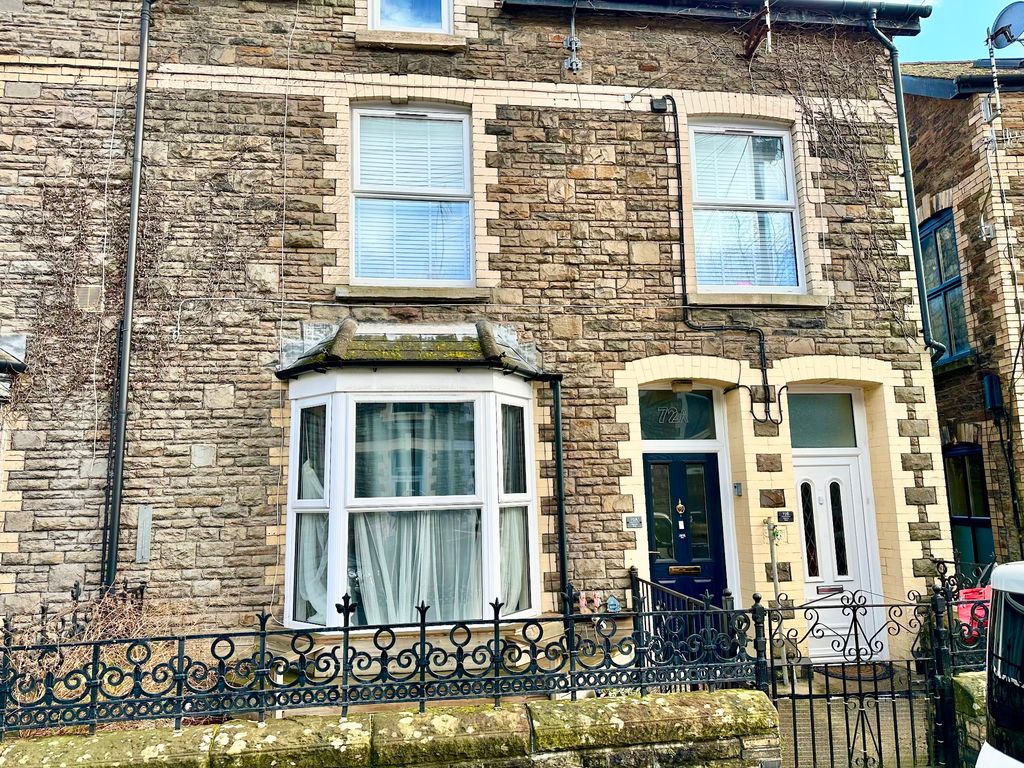 Property photo 1 of 17