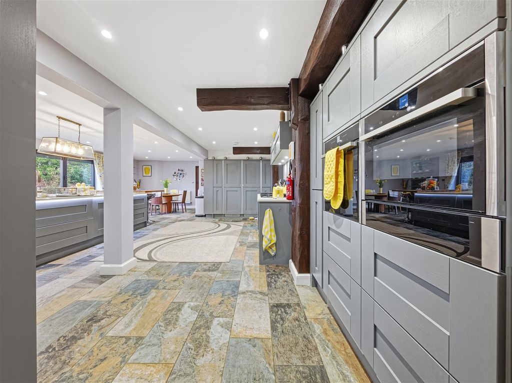 Property photo 3 of 47 Manor (3).Jpg