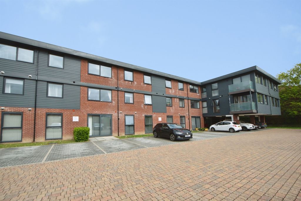 Property photo 2 of 11