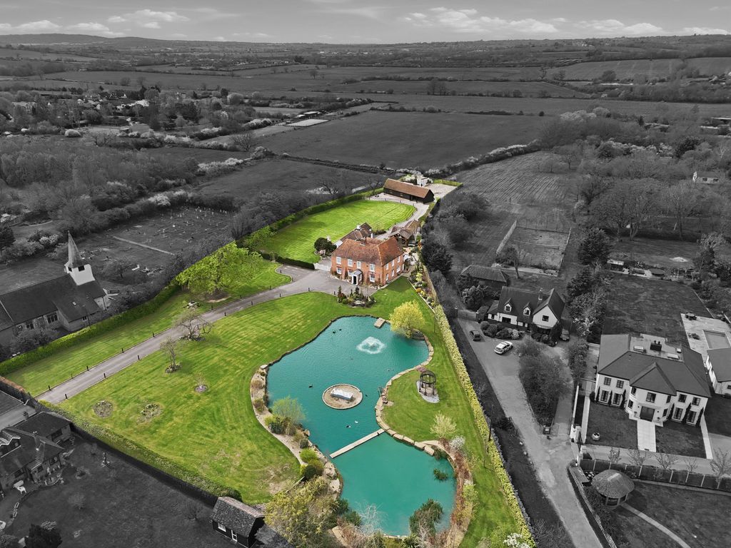 Property photo 2 of 50 Photo 4