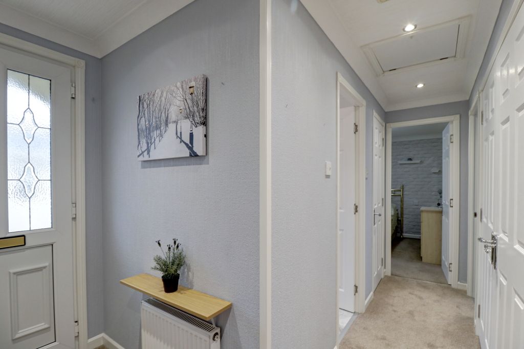 Property photo 2 of 23 Hallway