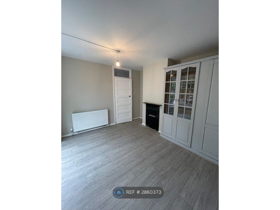 Property photo 3 of 13 Bedroom