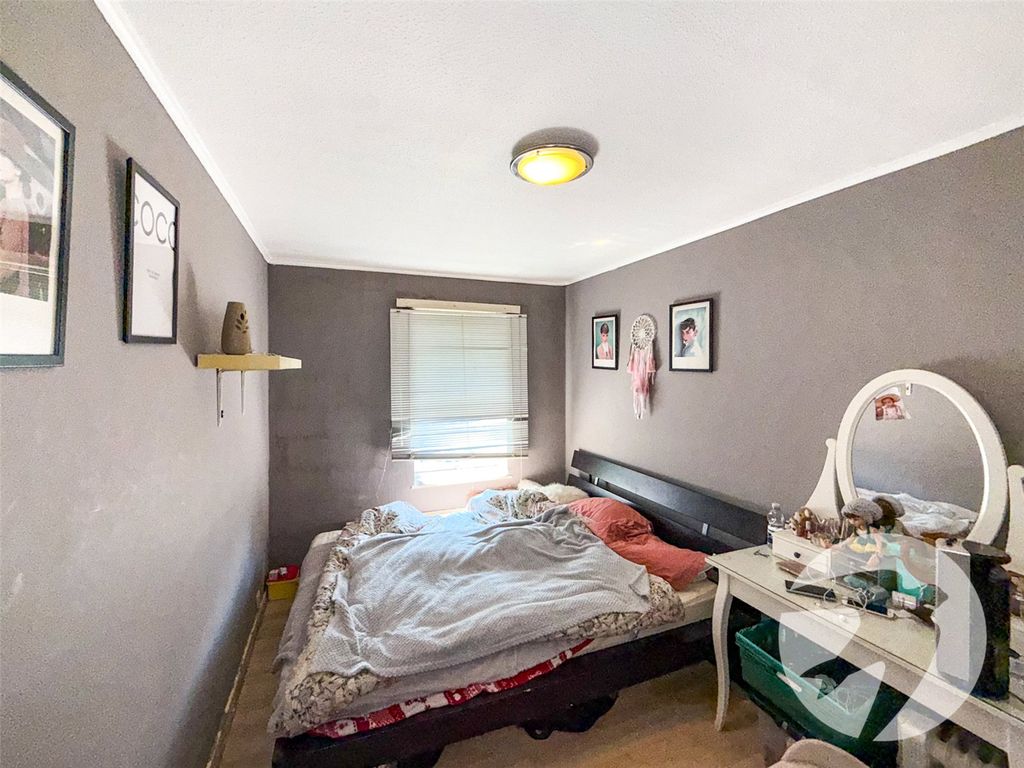 Property photo 3 of 6 Picture No. 04