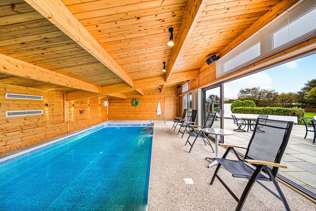 Property photo 3 of 50