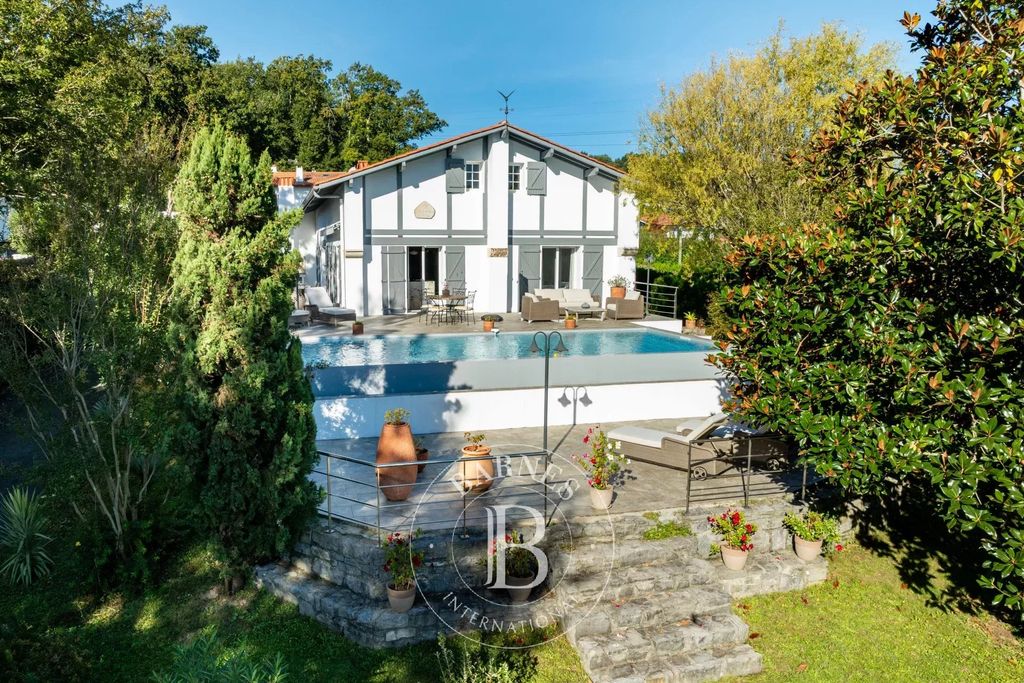 Property photo 1 of 33