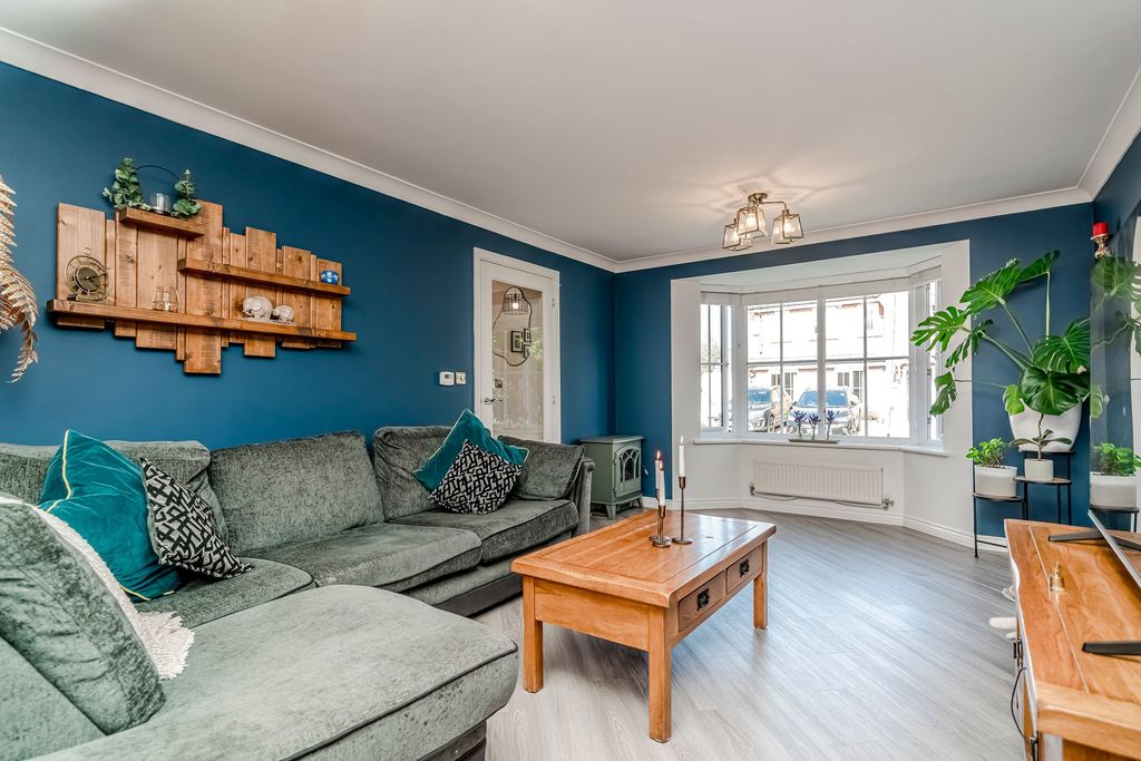 Property photo 3 of 53