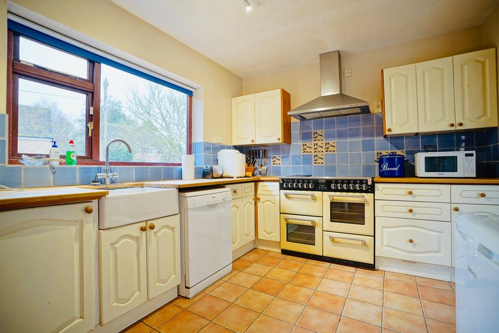 Property photo 3 of 23