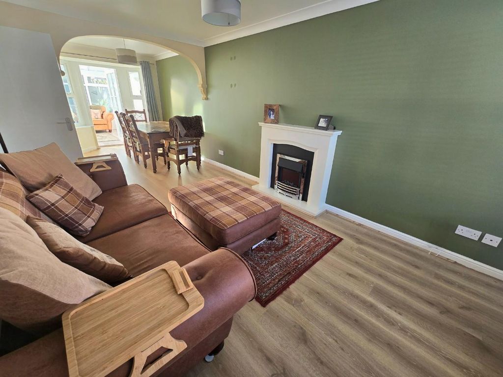 Property photo 2 of 16 Living Room