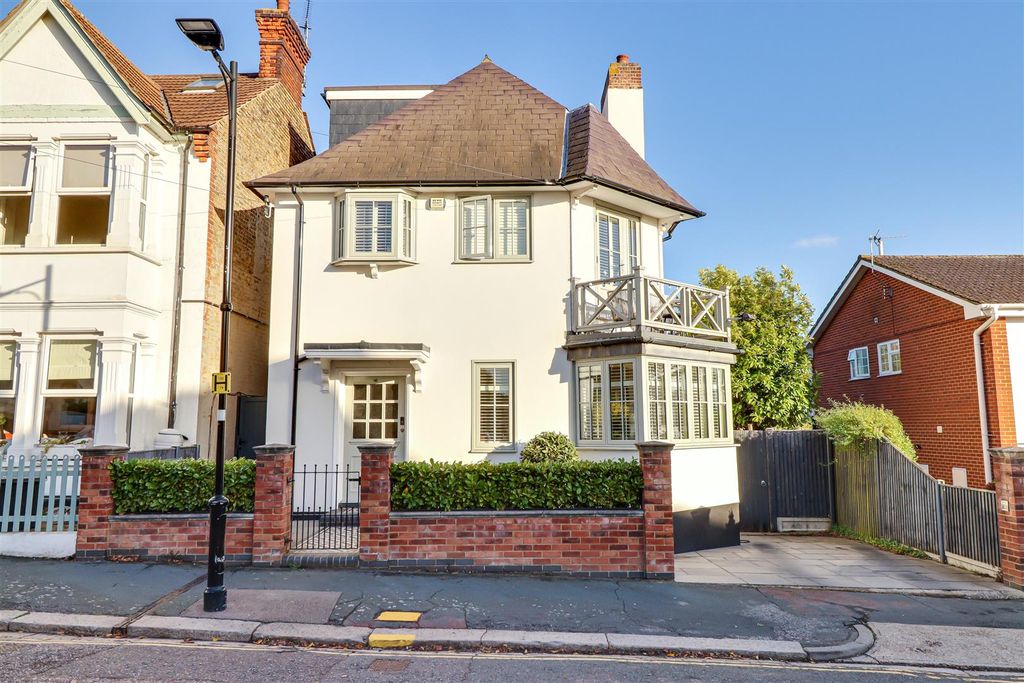 Property photo 1 of 39