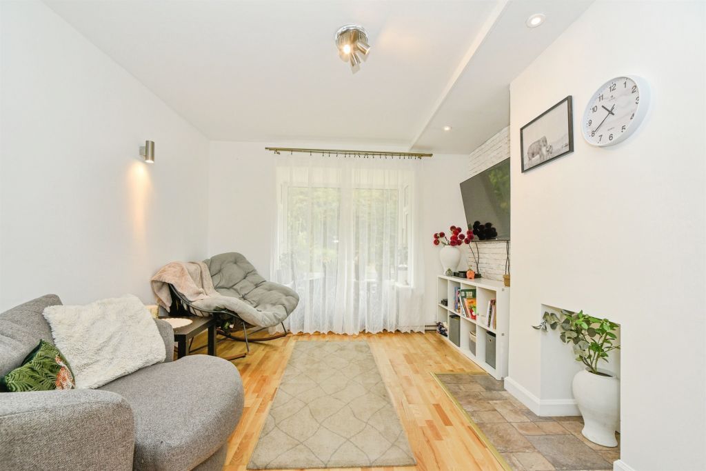 Property photo 2 of 20