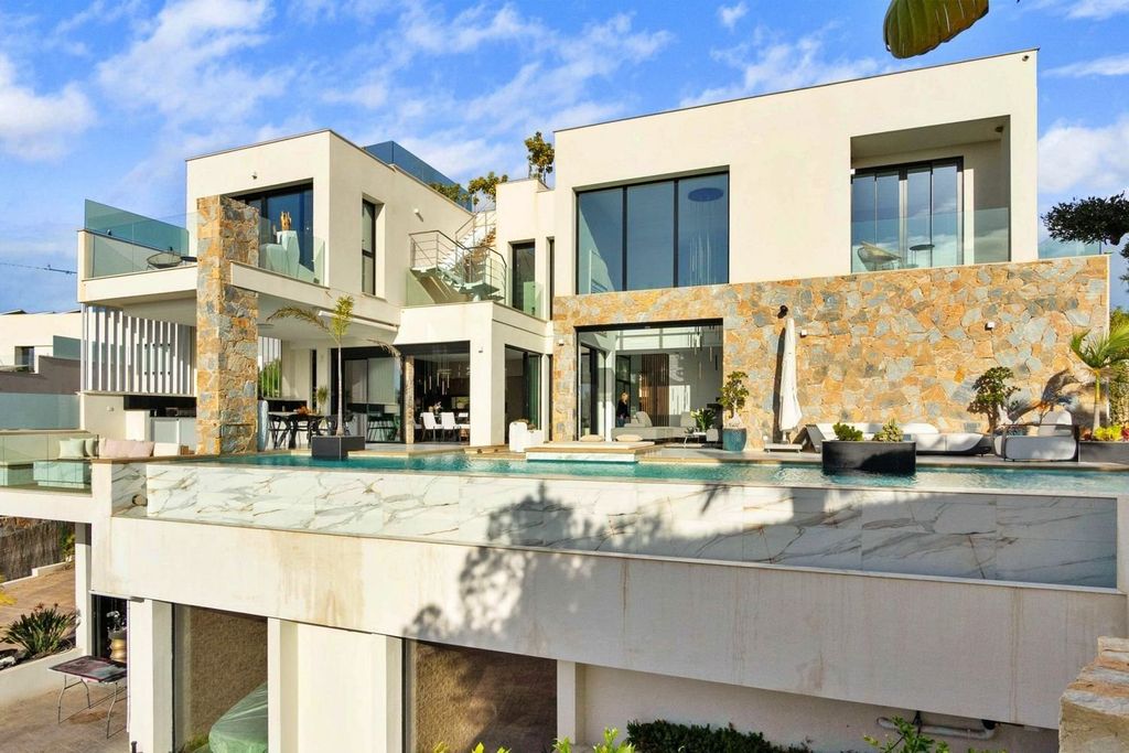 Property photo 2 of 50