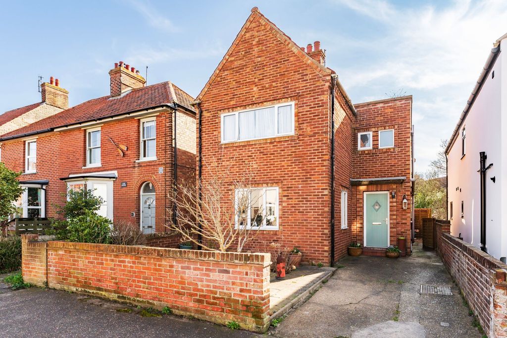 Property photo 1 of 23