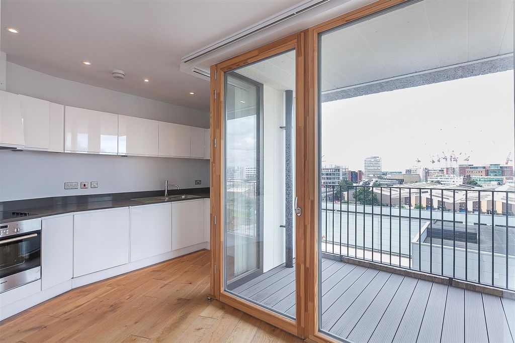 Property photo 3 of 12