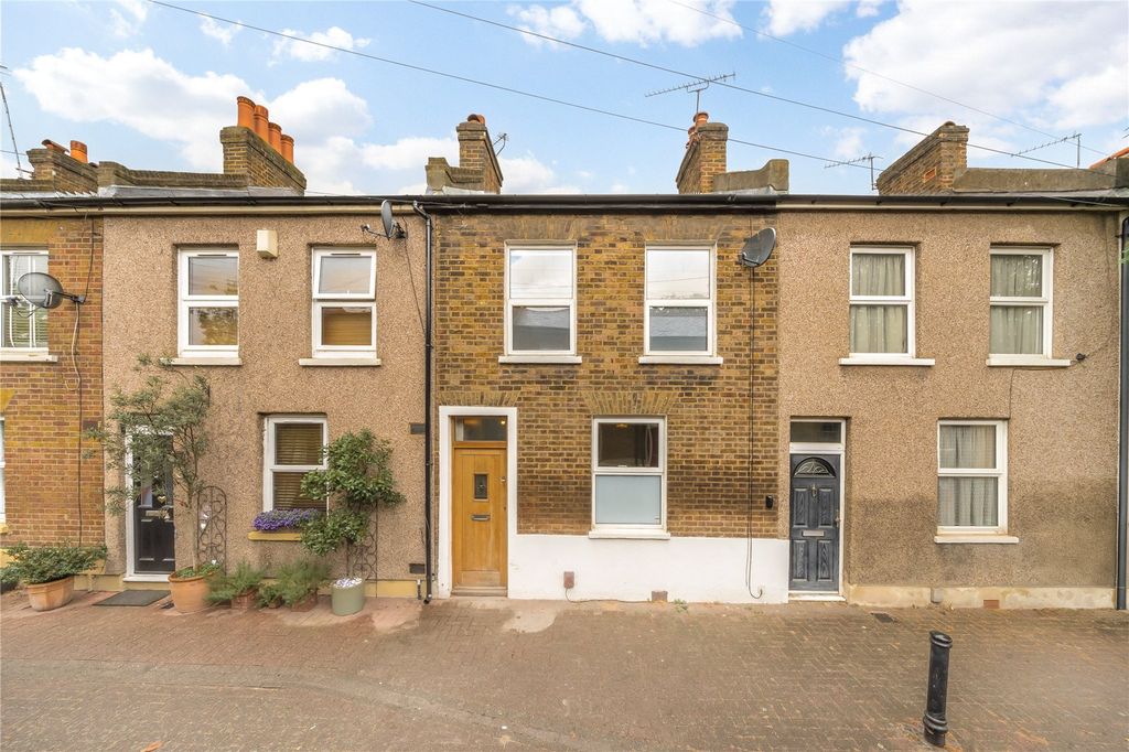 Property photo 1 of 10 External