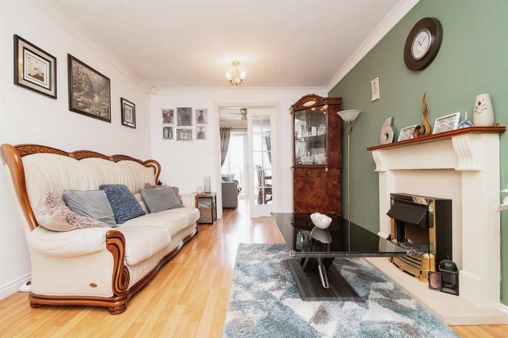 Property photo 3 of 15