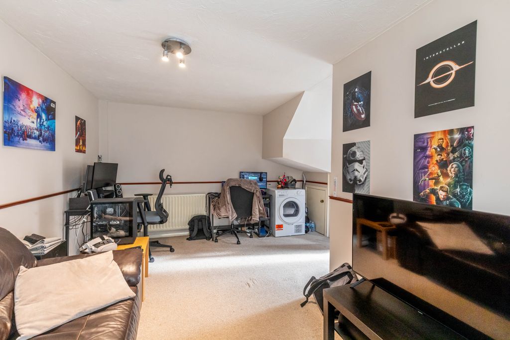 Property photo 3 of 15 Lounge