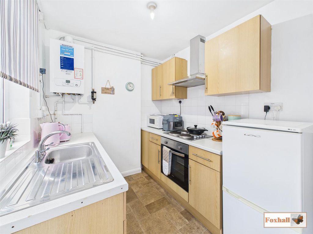 Property photo 3 of 14 Kitchen