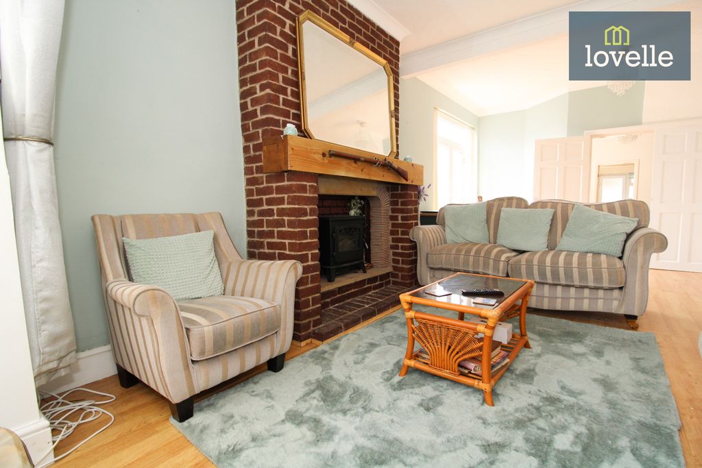 Property photo 3 of 16