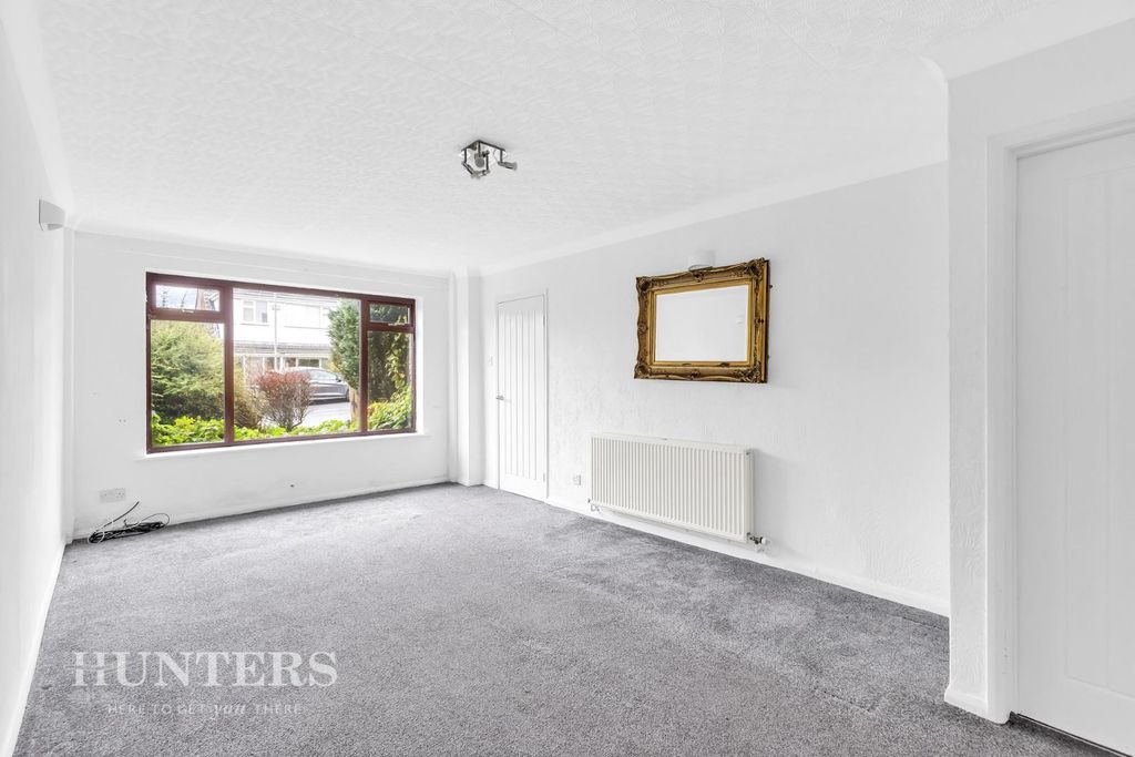 Property photo 2 of 23 Lounge