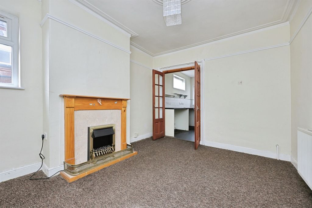 Property photo 3 of 20