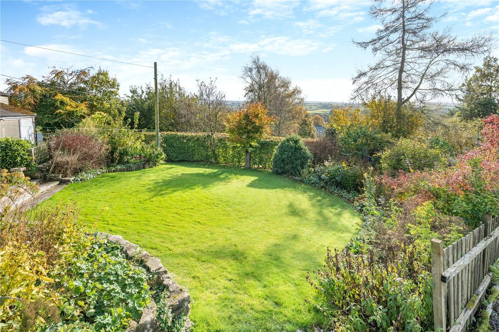 Property photo 3 of 24 Garden