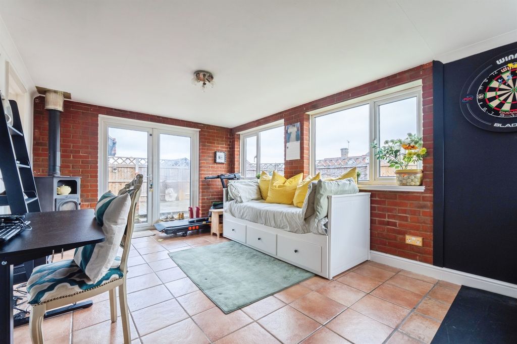 Property photo 3 of 18