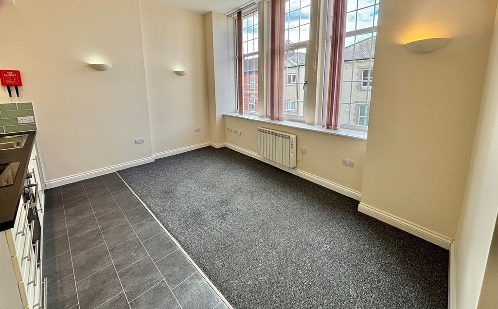 Property photo 3 of 8