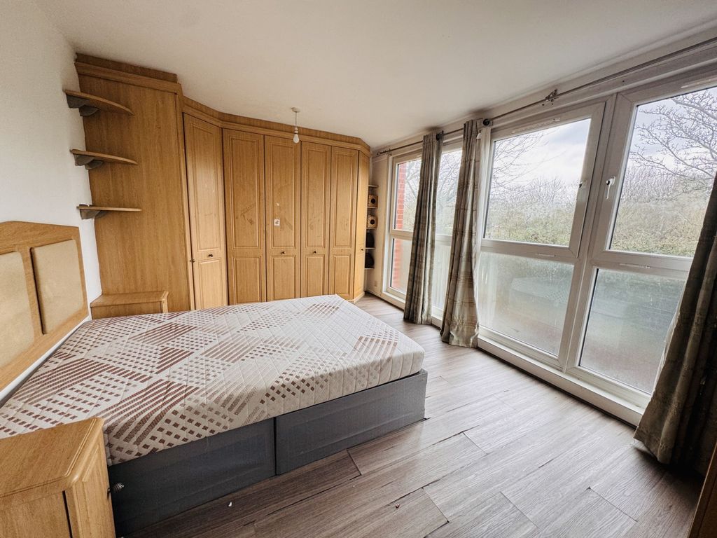 Property photo 3 of 9 Photo 3