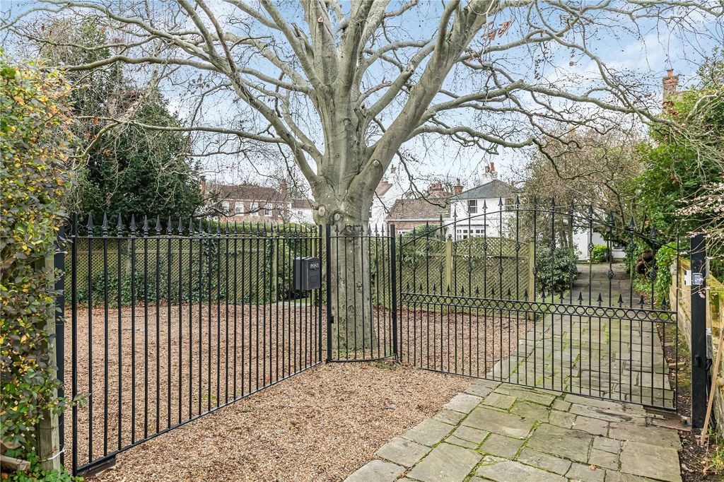 Property photo 2 of 28 Picture No. 44