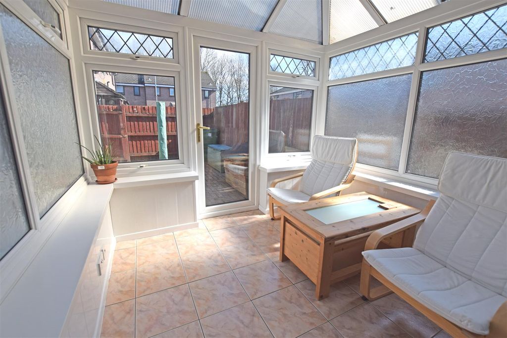 Property photo 3 of 11 Conservatory.Jpg