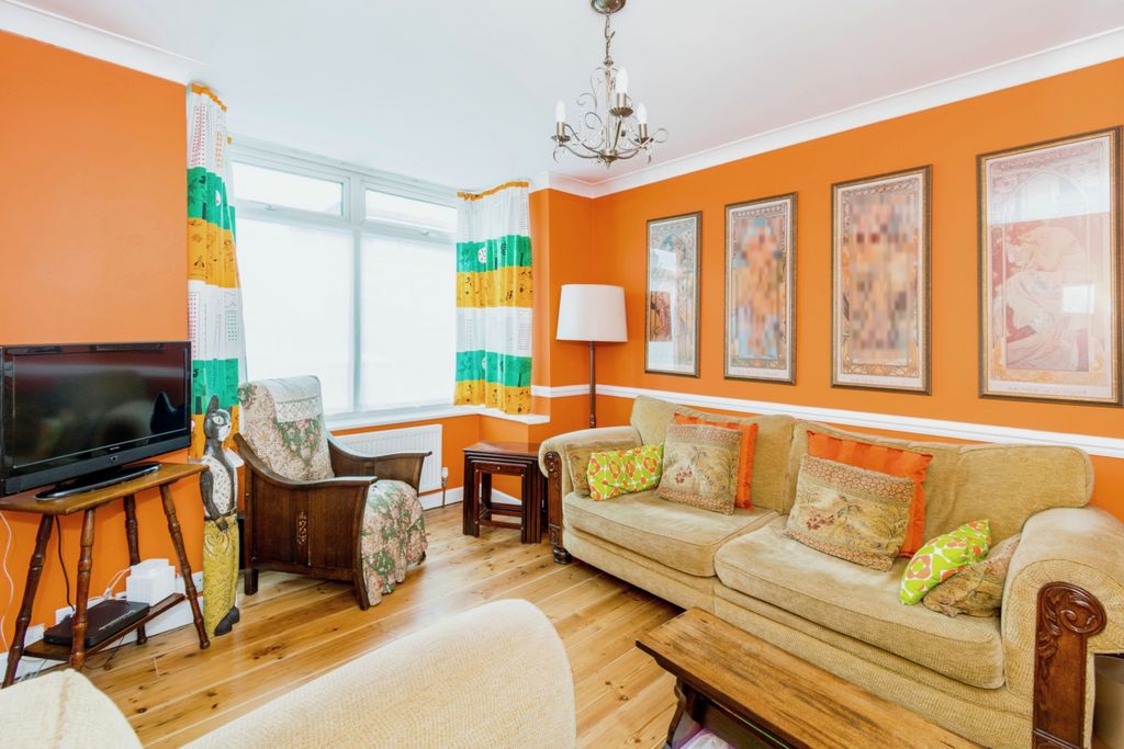 Property photo 3 of 17 Photography