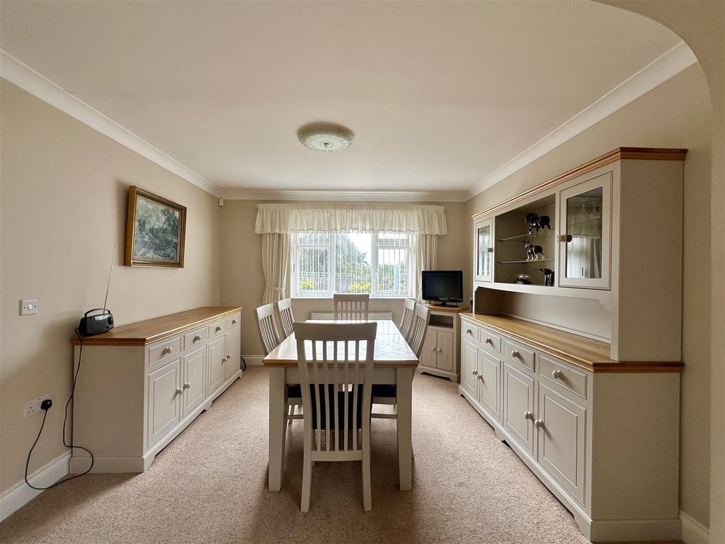 Property photo 2 of 22
