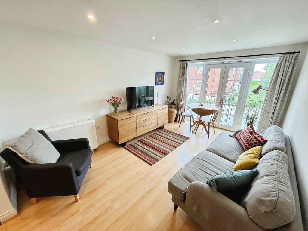 Property photo 2 of 11 Picture No. 12