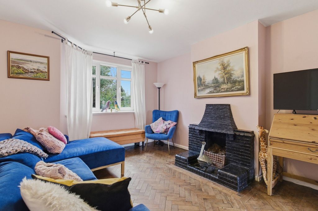 Property photo 3 of 18