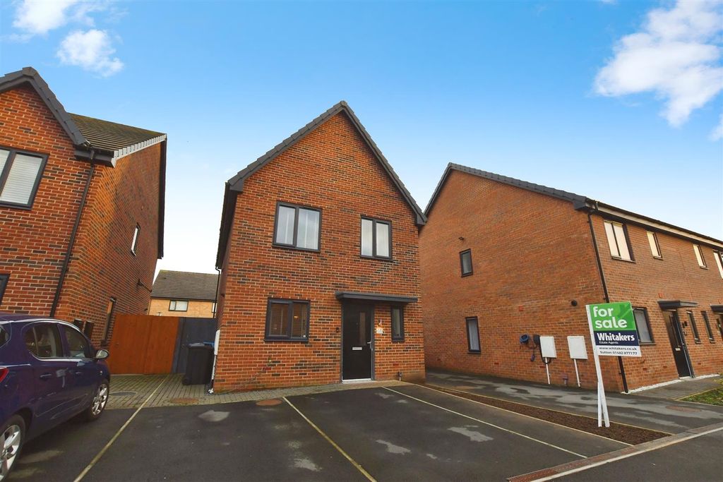 Property photo 1 of 21