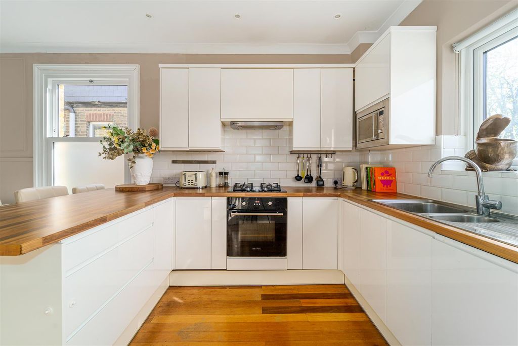 Property photo 3 of 16 Helliwell & Co