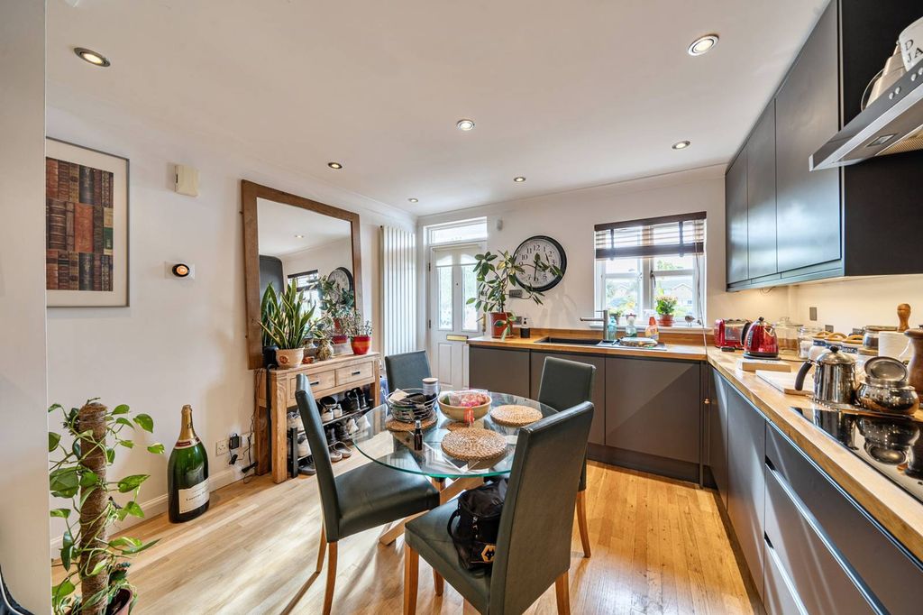 Property photo 3 of 12