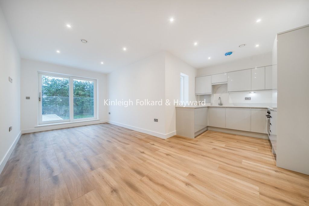 Property photo 2 of 21 Picture No. 09